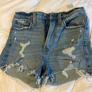 Abercrombie high rise mom shorts medium wash- size 0